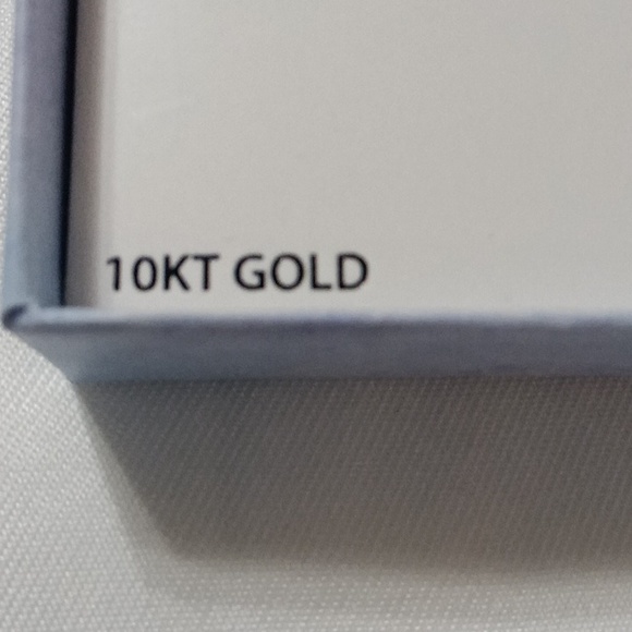 10kt Gold Disney FROZEN snowflake earrings - Picture 4 of 9